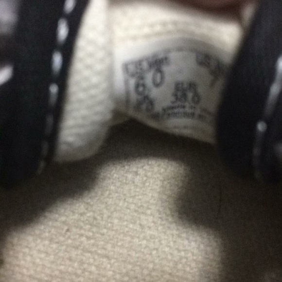 Checkerdboard vans - Picture 4 of 6